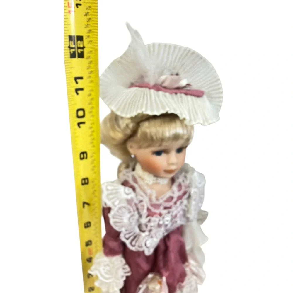 Victoriann Porcelain Doll Collector 11